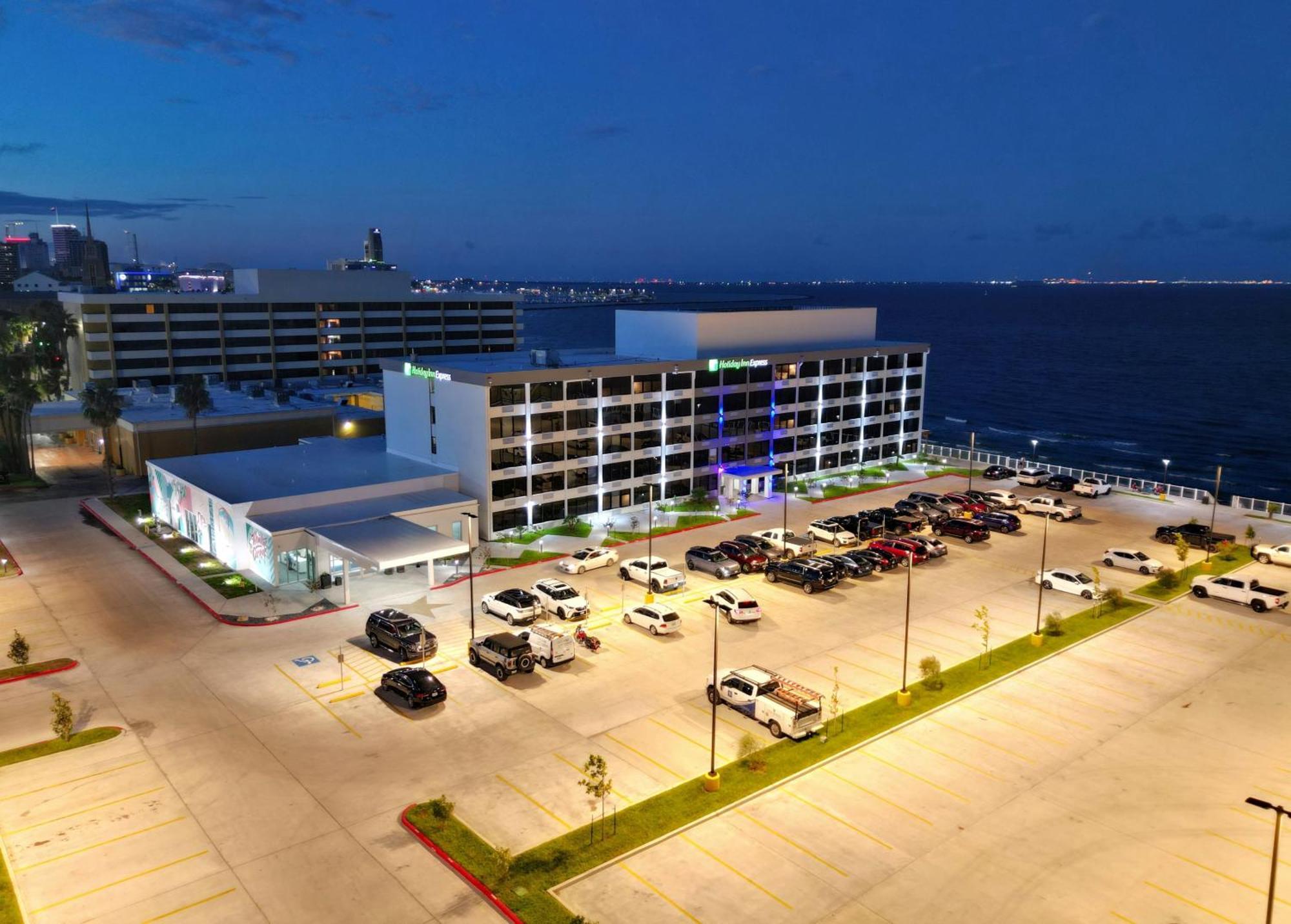 Holiday Inn Express Corpus Christi - Beachfront By Ihg Экстерьер фото