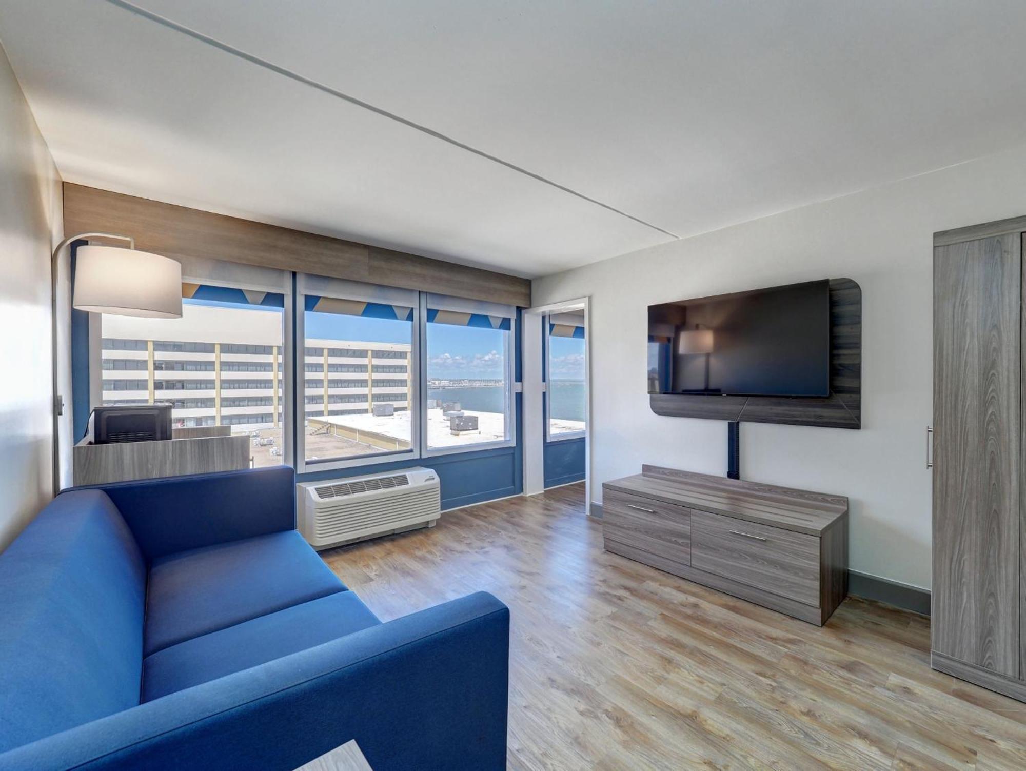 Holiday Inn Express Corpus Christi - Beachfront By Ihg Экстерьер фото