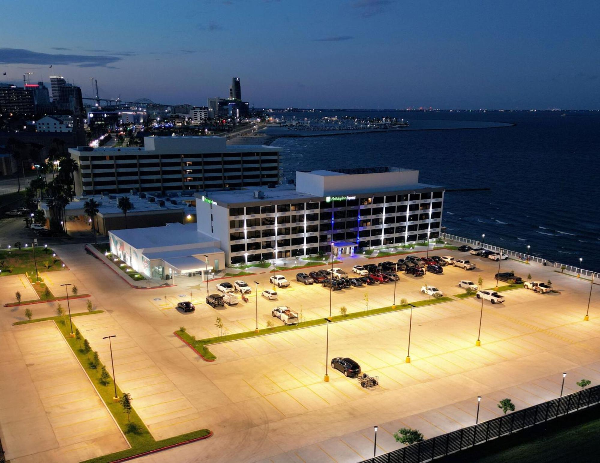 Holiday Inn Express Corpus Christi - Beachfront By Ihg Экстерьер фото