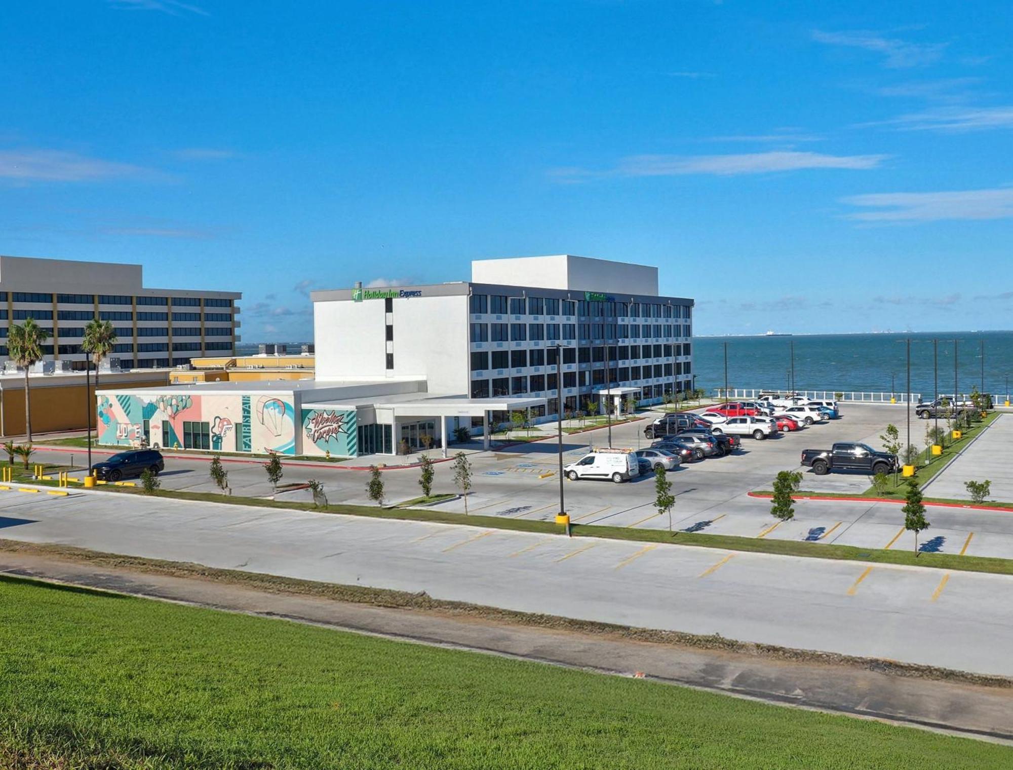 Holiday Inn Express Corpus Christi - Beachfront By Ihg Экстерьер фото