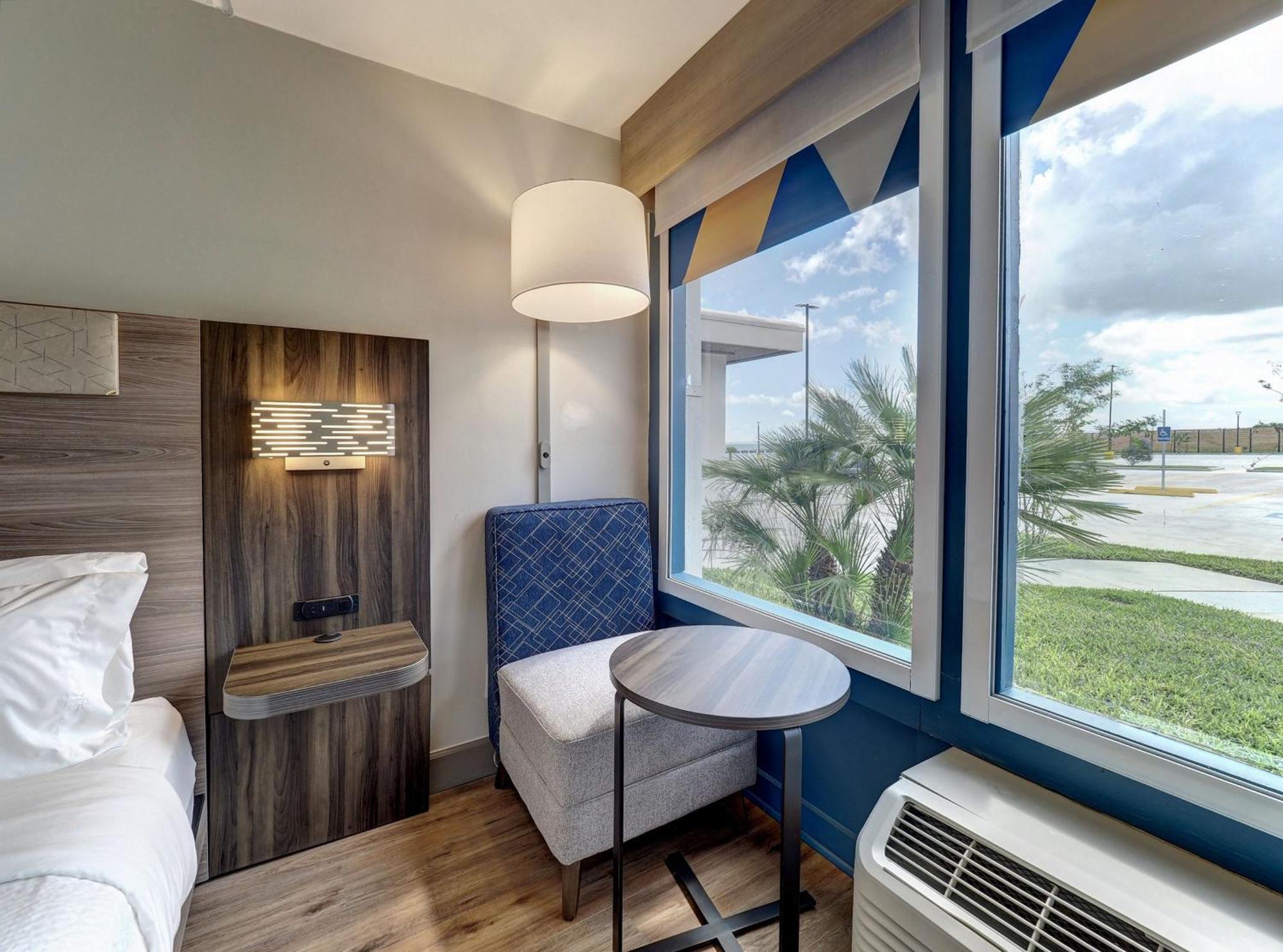 Holiday Inn Express Corpus Christi - Beachfront By Ihg Экстерьер фото