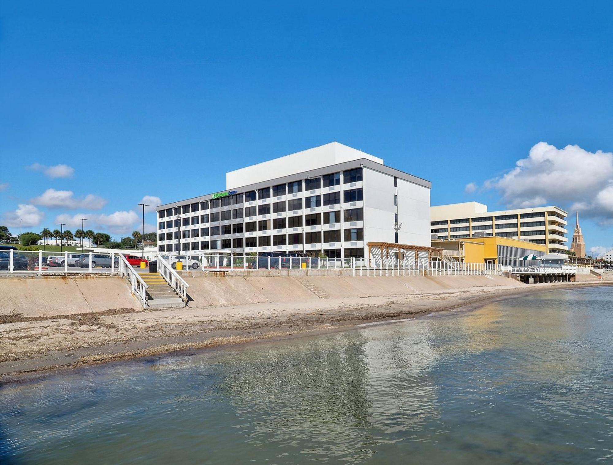Holiday Inn Express Corpus Christi - Beachfront By Ihg Экстерьер фото