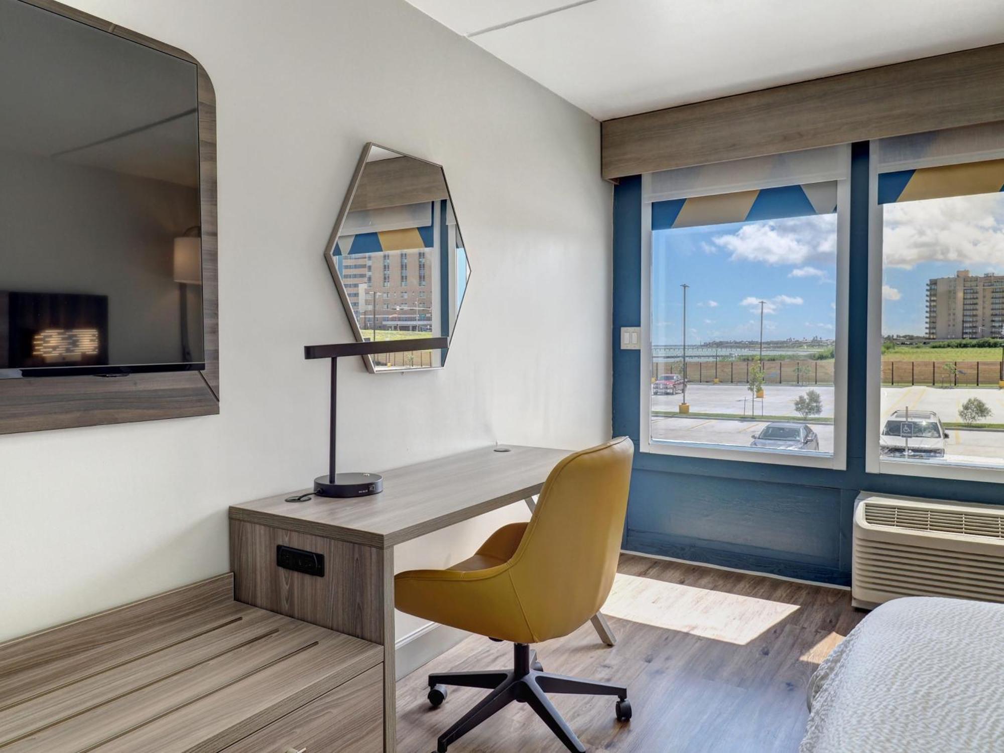 Holiday Inn Express Corpus Christi - Beachfront By Ihg Экстерьер фото
