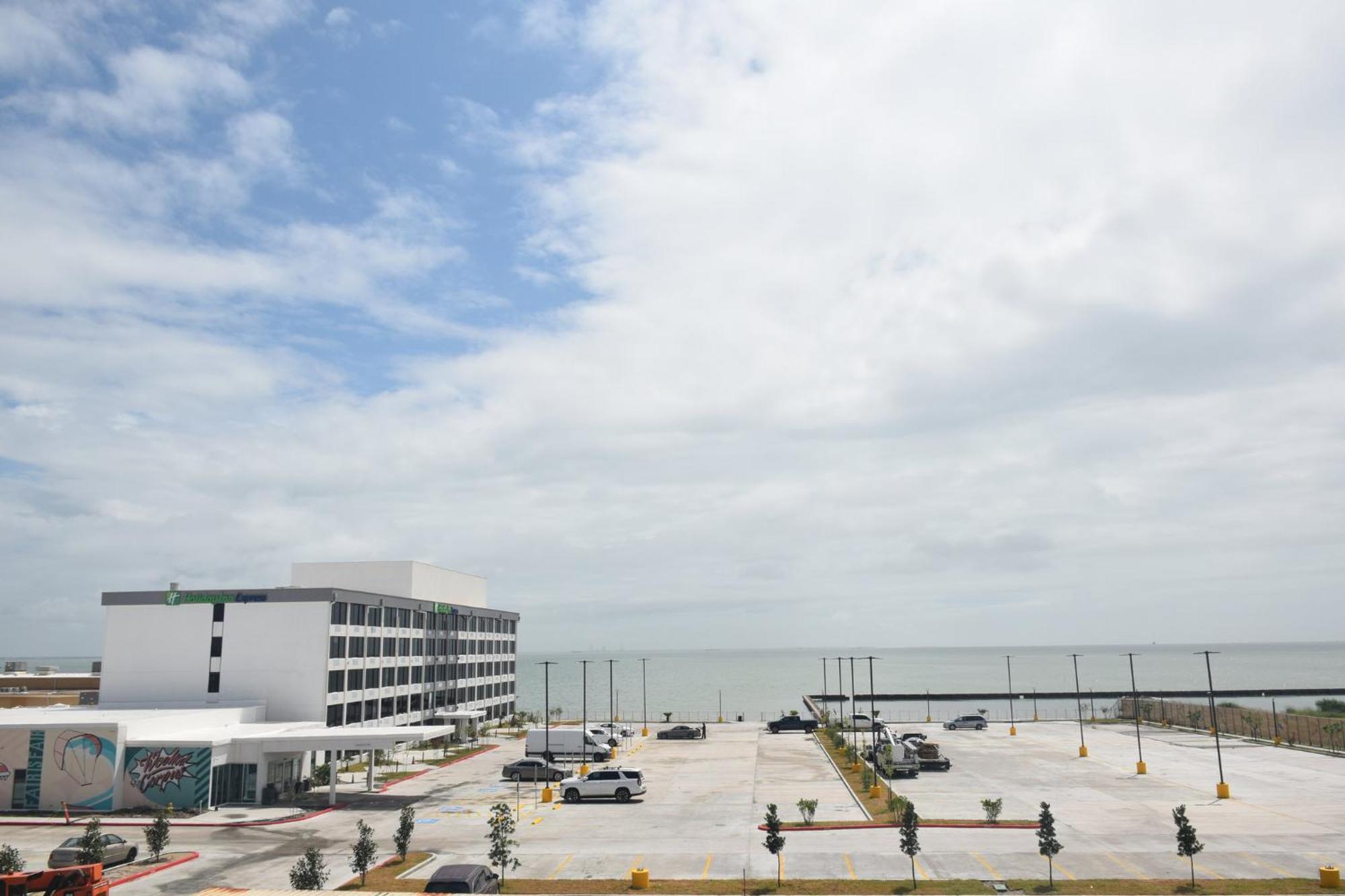 Holiday Inn Express Corpus Christi - Beachfront By Ihg Экстерьер фото